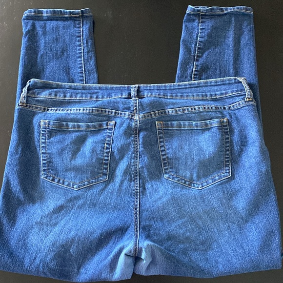 Torrid Straight Leg Jean Size 18 Short - Picture 7 of 7